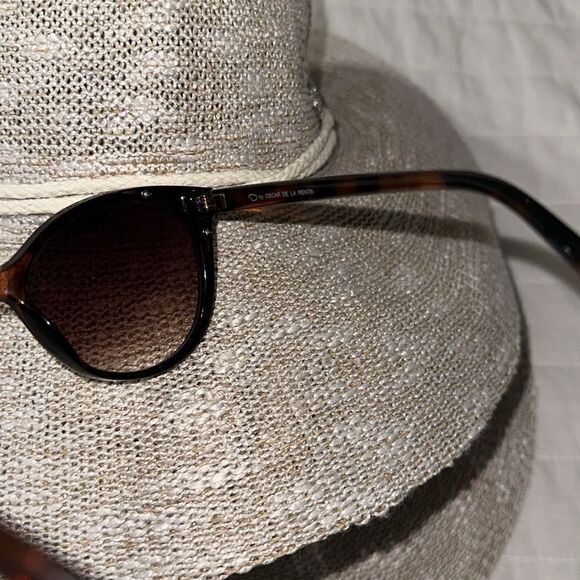 OSCAR x Oscar de la Renta 100% UV Marble Brown Gold Animal Print Sunglasses - Picture 8 of 13